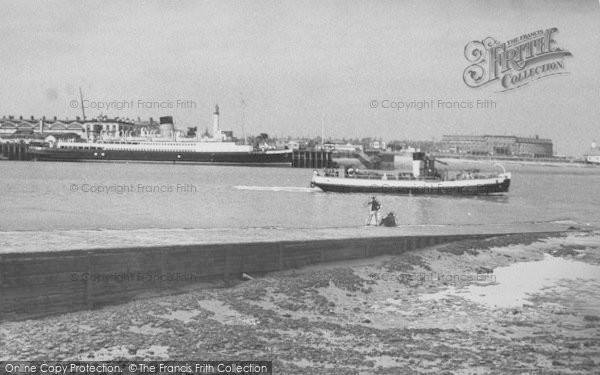 Photo of Knott End On Sea, The 'lunevale' And I.O.M Steamer c.1960