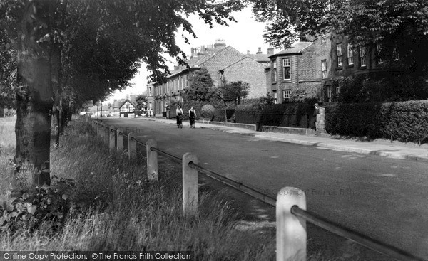 Photo of Knutsford, Gaskell Avenue c.1950