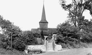 Laindon, St Nicholas's Church c1960