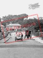 Traffic In The Village 1923, Lake