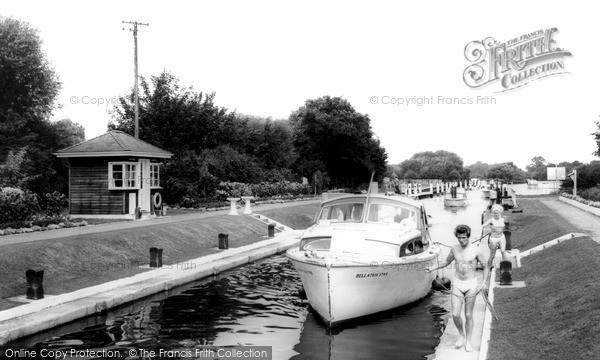 Photo of Laleham, Chertsey Lock c.1960