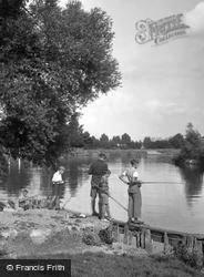 Fishing In River Thames 1934, Laleham