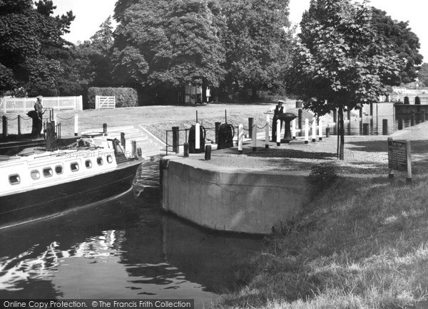 Photo of Laleham, Penton Hook Lock c.1955