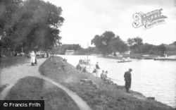 The River Thames 1934, Laleham