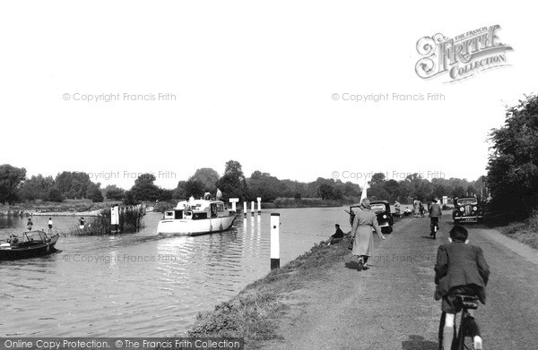 Photo of Laleham, The Thames By Chertsey Lock c.1955