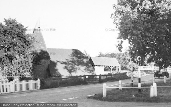 Photo of Lamberhurst, High Street c.1960