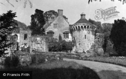 Scotney Castle 1953, Lamberhurst