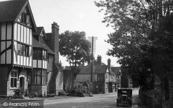 Lamberhurst, Stair House and George & Dragon Hotel c1955