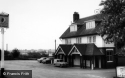 Beehive Hotel c.1965, Lambourne End