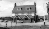 Lambourne End, Beehive Hotel c1965