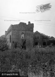 The Palace Ruins 1953, Lamphey
