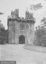 Castle, John O'gaunt's Gateway c.1955, Lancaster