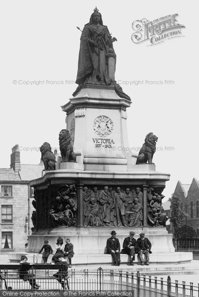Photo of Lancaster, Queen Victoria Monument, Dalton Square 1912