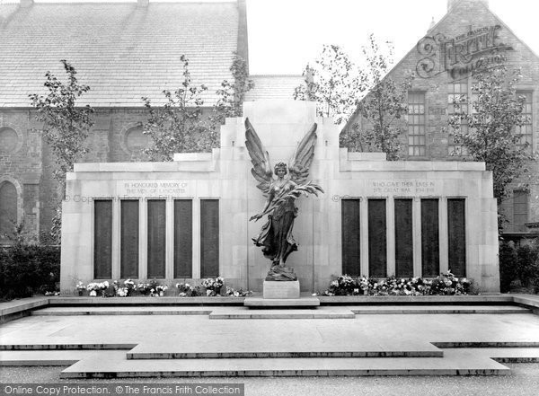 Photo of Lancaster, The War Memorial 1925