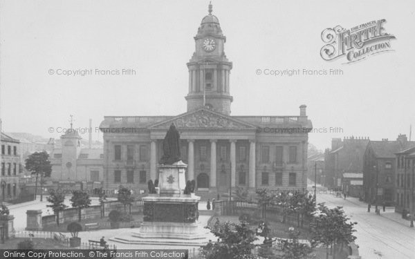 Photo of Lancaster, Town Hall And Queen Victoria Statue 1912