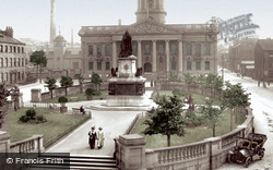 Town Hall And Queen Victoria Statue 1912, Lancaster