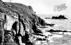 Armed Knight Rocks 1890, Land's End