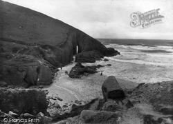 Mill Bay 1927, Land's End