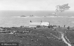 People Around The Last House 1927, Land's End