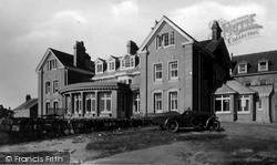 The Hotel c.1955, Land's End