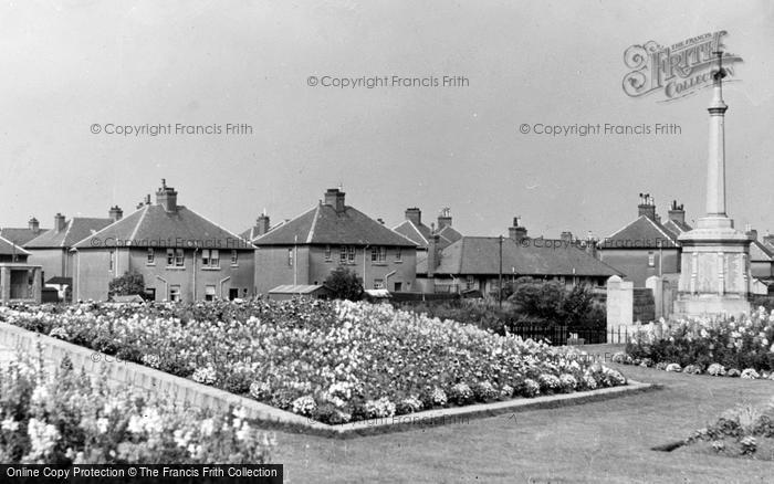 Photo of Larkhall, Memorial Park c.1960