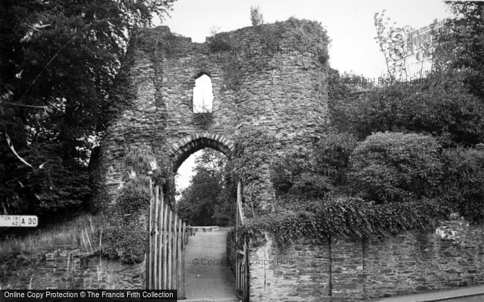 Photo of Launceston, Castle Gateway c.1955