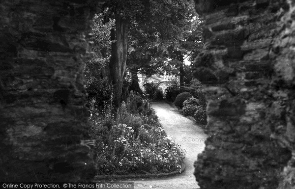 Photo of Launceston, Castle Grounds c.1955