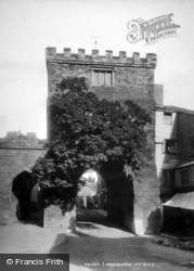 Southgate Arch 1899, Launceston