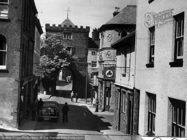 Photo of Launceston, Southgate Arch c.1955