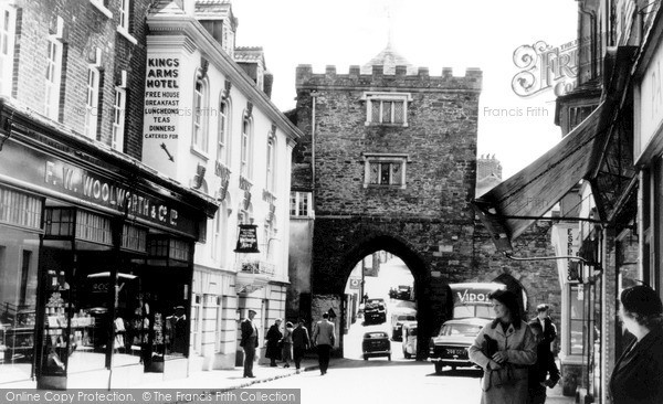 Photo of Launceston, The Arch c.1960