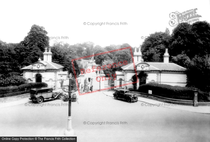 Photo of Leamington Spa, Jephson Gardens Entrance 1932
