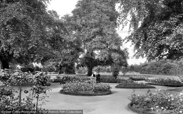Photo of Leamington Spa, Jephson Gardens, Rose Garden 1922