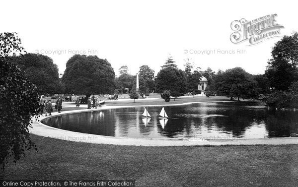 Photo of Leamington Spa, Jephson Gardens, The Lake 1922