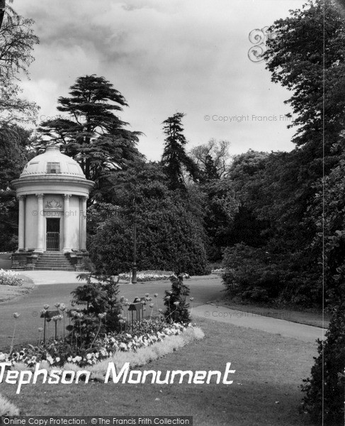 Photo of Leamington Spa, Jephson Monument c.1955