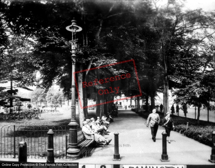 Photo of Leamington Spa, Royal Pump Room Gardens, The Avenue 1932