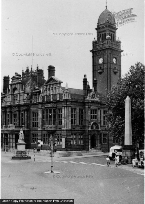 Photo of Leamington Spa, Town Hall c.1955