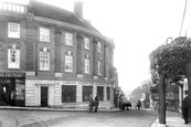 1913, Leatherhead