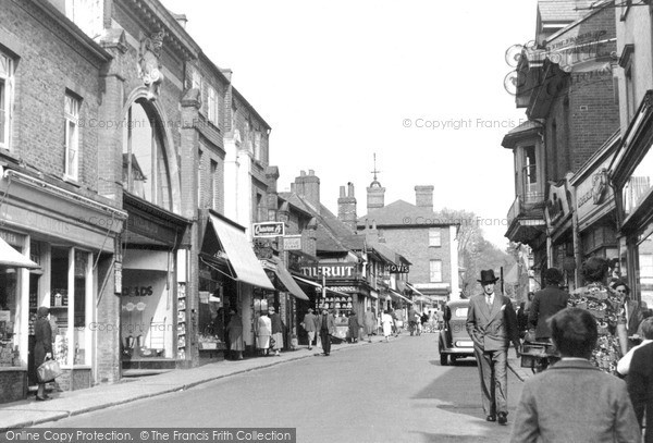 Photo of Leatherhead, High Street 1952