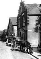 Horse With Nosebag 1908, Leatherhead