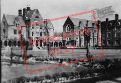 The College 1939, Leatherhead