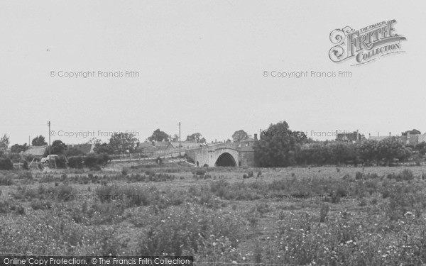 Photo of Lechlade, Halfpenny Bridge And Toll House c.1955