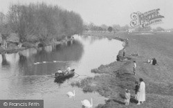 Lechlade, River Thames c.1960, Lechlade On Thames