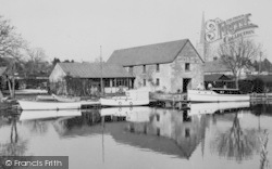 Lechlade, Tea Gardens And The Thames c.1960, Lechlade On Thames