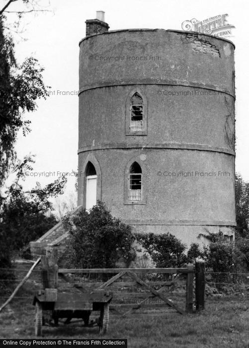 Photo of Lechlade, The Round House c.1960