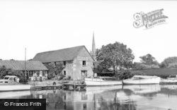 Lechlade, The Thames c.1965, Lechlade On Thames