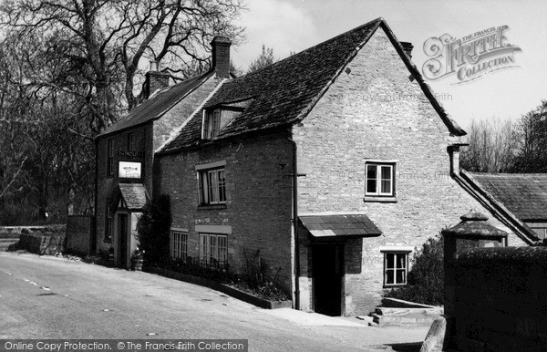 Photo of Lechlade, The Trout Inn c.1955