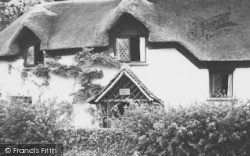 Old Maids Cottage c.1960, Lee