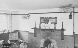 Old Maids Cottage Interior c.1960, Lee