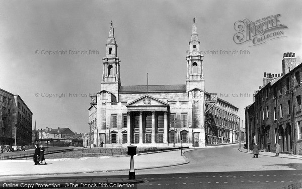Photo of Leeds, Civic Hall c.1955
