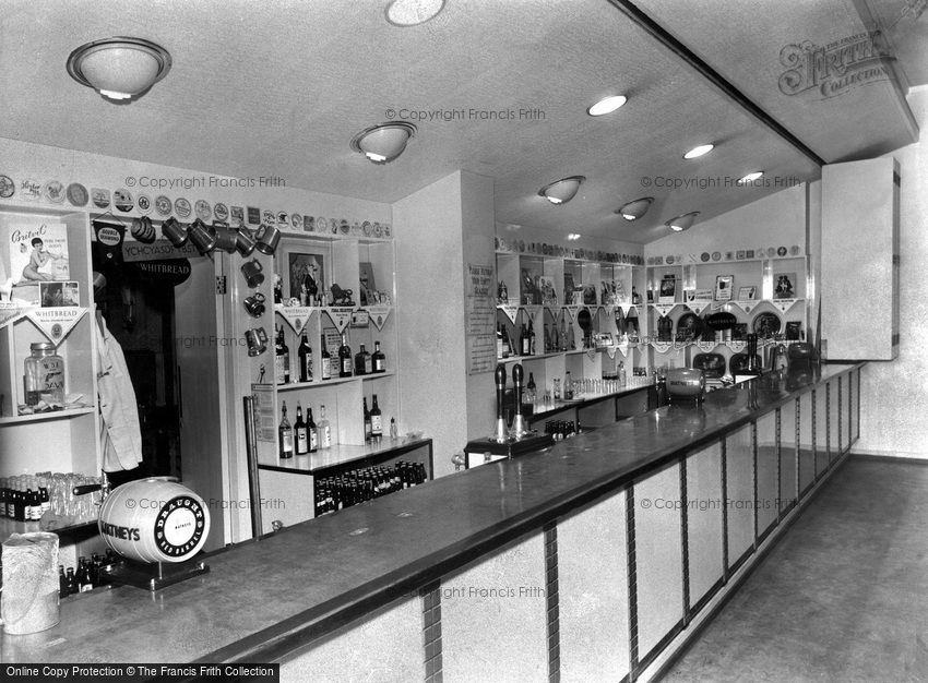Leeds, the Bar, Union Buildings c1965